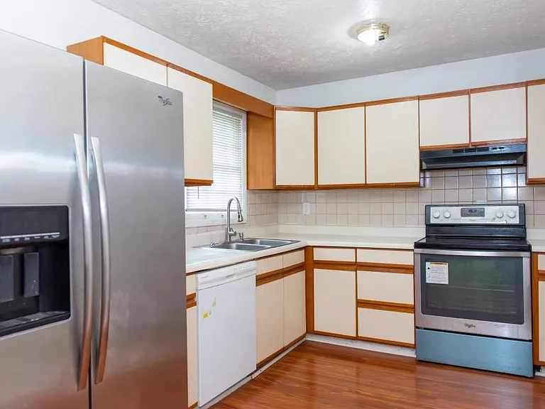 6205 Fieldcrest Dr — Photo 6