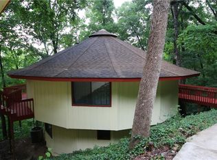 108 Hawk Dr, Holiday Island, AR 72631