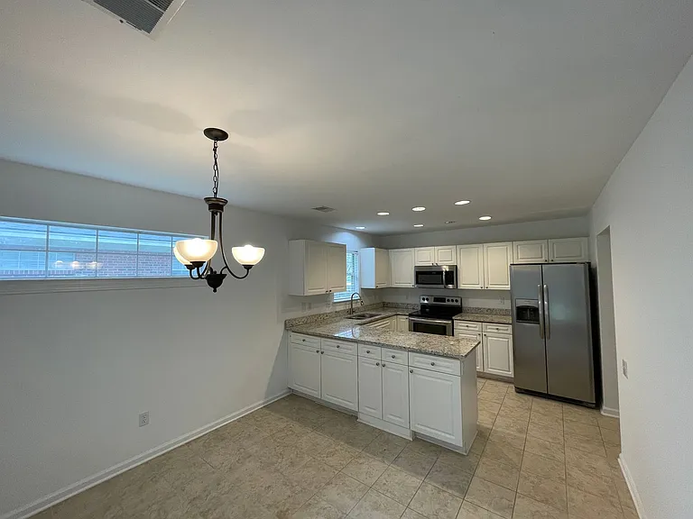 4865 Habersham Ln — Photo 22