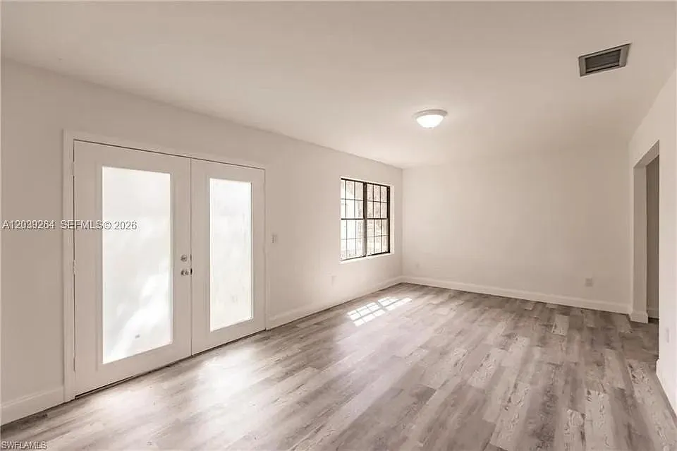 3 bed, 2.0 bath, 1412 sqft, $2,300 — Photo 4