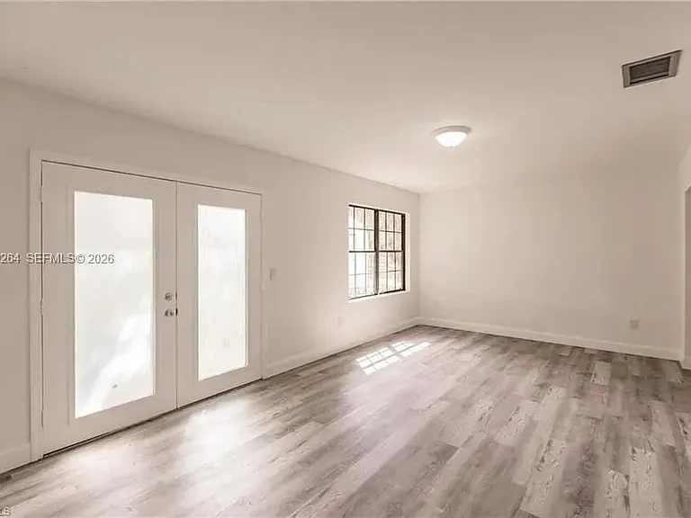4550 Springview Cir — Photo 4