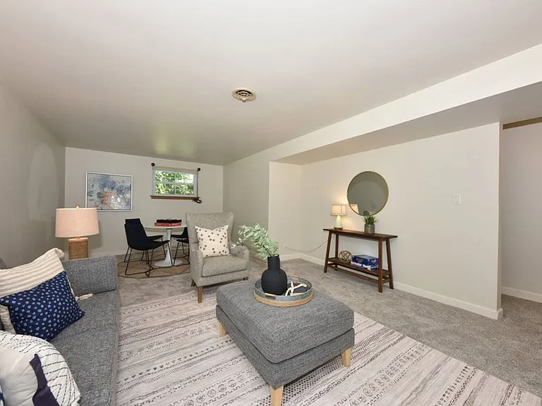12475 Elmhurst Pkwy — Photo 13