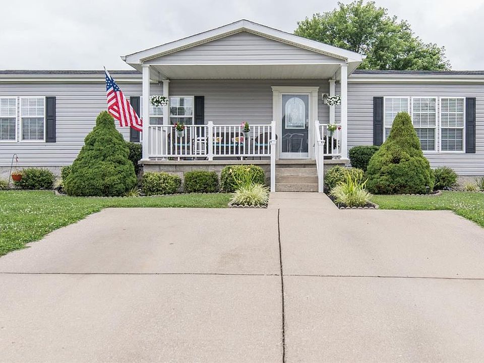 1st image of 610 Pine Ct