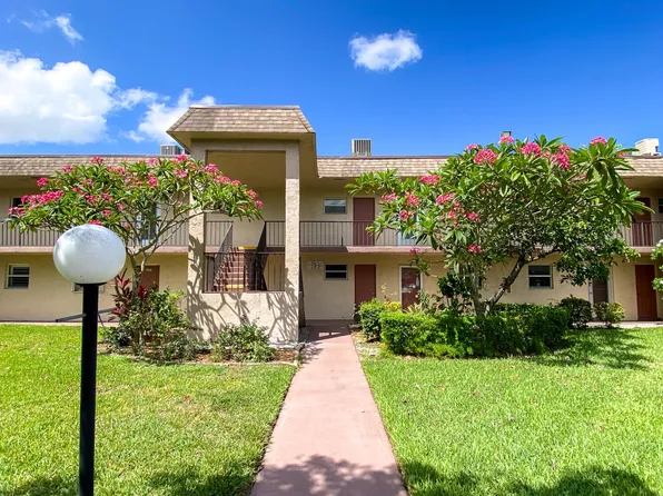 700 Lori Drive #202, Palm Springs, FL 33461