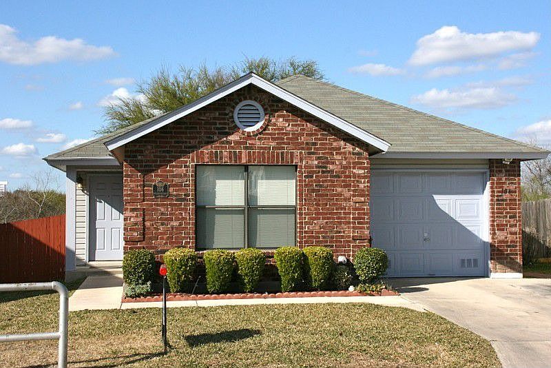 1st image of 106 McLennan Oak