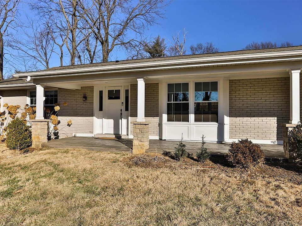 1st image of 3 Stoney Brook Ln