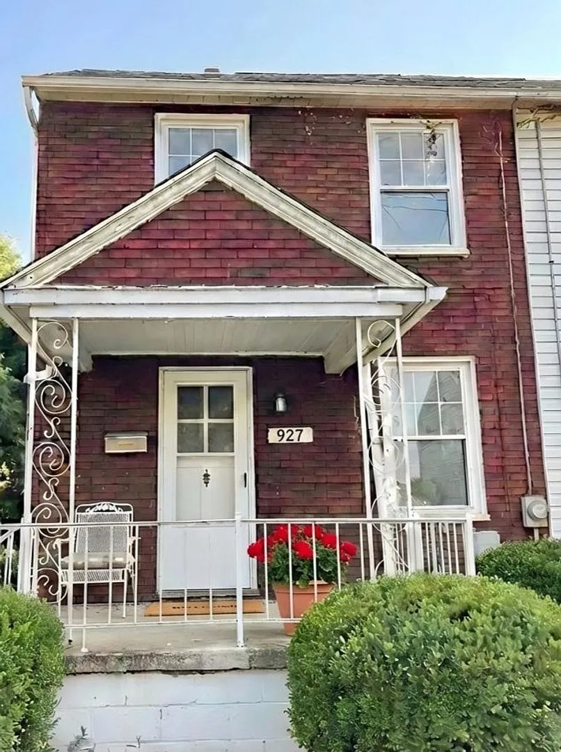 2 Bed / 1 Bath Townhouse in Clairton — Photo 1
