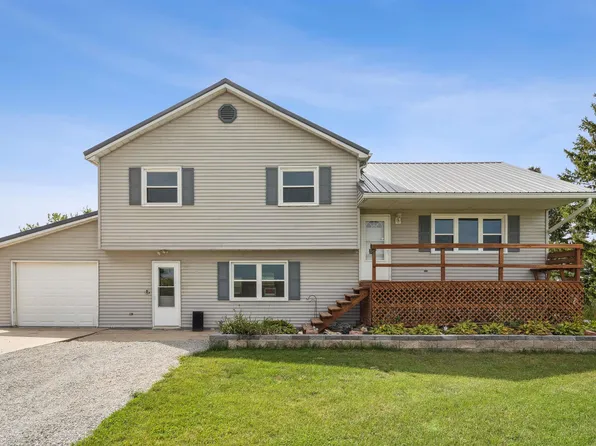 12334 Carr Rd, La Porte City, IA 50651