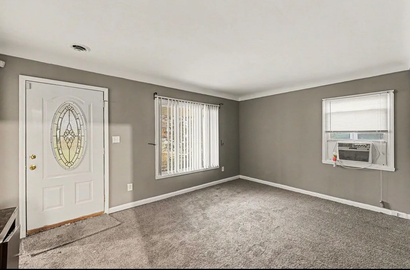 6822 N Lafayette St — Photo 3