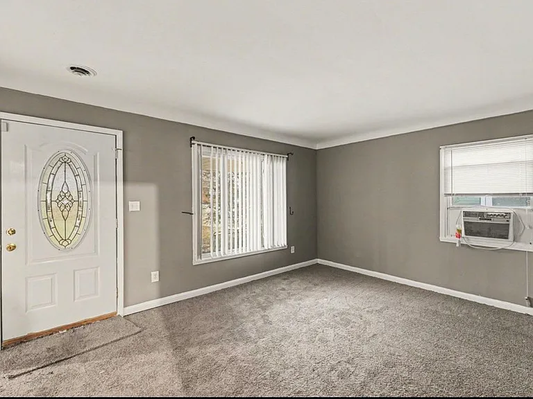 6822 N Lafayette St — Photo 3