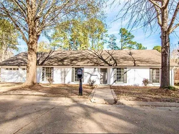 3227 Briarcliff Dr, Pineville, LA 71360