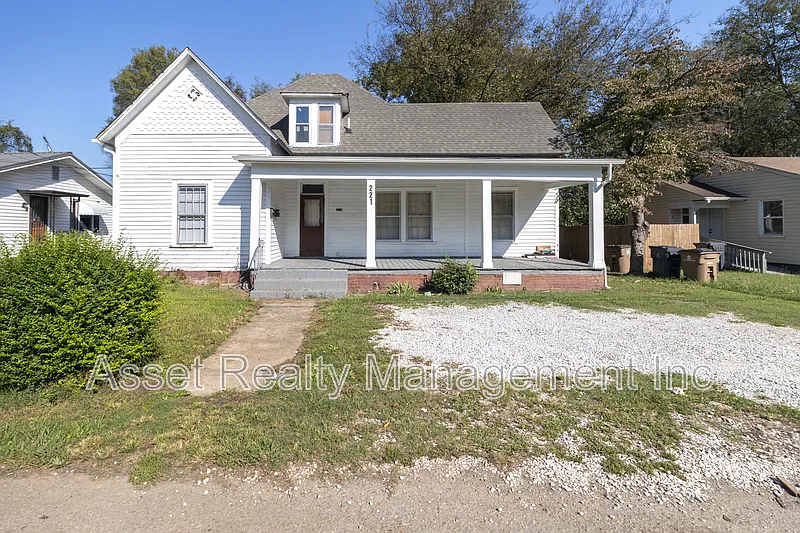 1 bed, 1.0 bath, 500 sqft, $895 — Photo 2