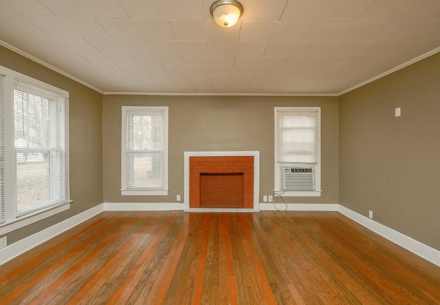 4 bed, 2.5 bath, $1,200 — Photo 4