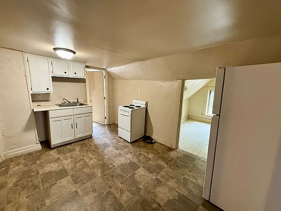 2nd image of 714 Jackson St #3