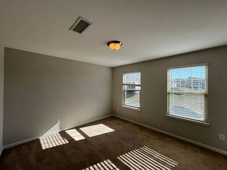 310 Princess Pl — Photo 12