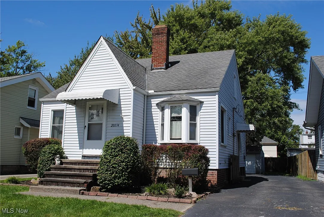 20874 Woodstock Ave photo 1