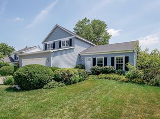 2009 Scottdale Cir, Wheaton, IL 60189