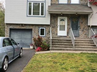 26 Lone Star Ln, Manalapan, NJ