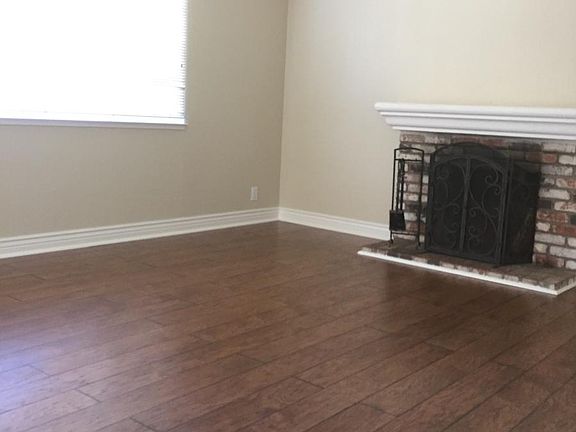 3rd image of 5821 Idlewild Ave