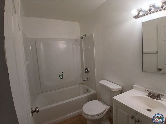2nd image of 162 W Alamo St #B