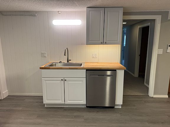 2nd image of 515 15th St NE #2