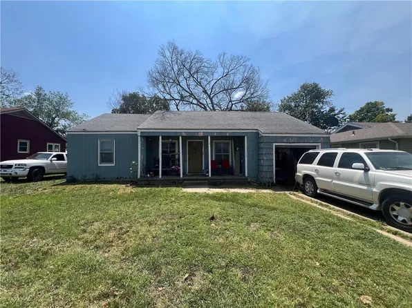 629 W Oak St, Independence, KS 67301