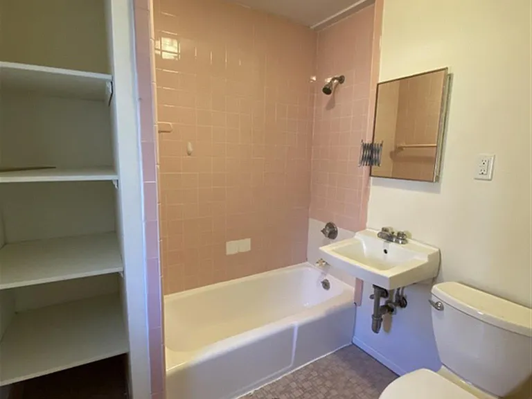 381 Harvard St #1 — Photo 7
