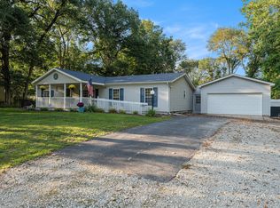 5826 E 1042 N, Demotte, IN 46310