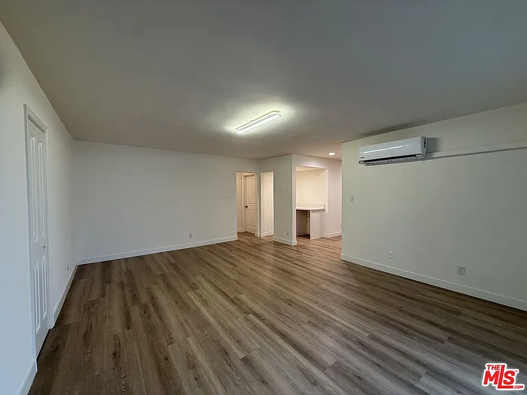 314 S Clark Dr #2 — Photo 6