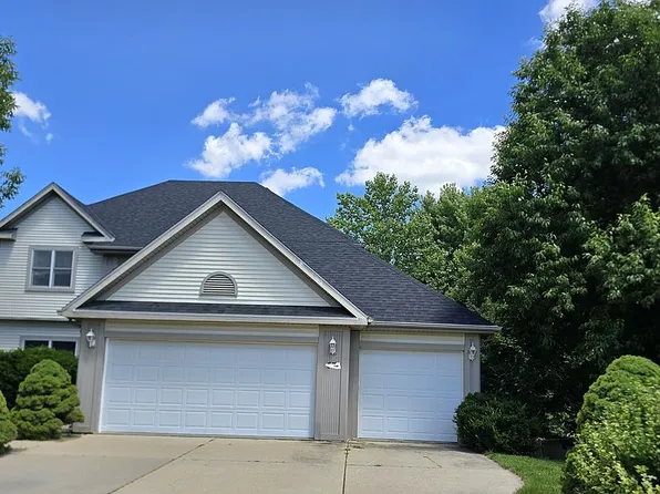 519 77th St, West Des Moines, IA 50266