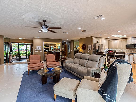3rd image of 1218 SW Paradise Cv