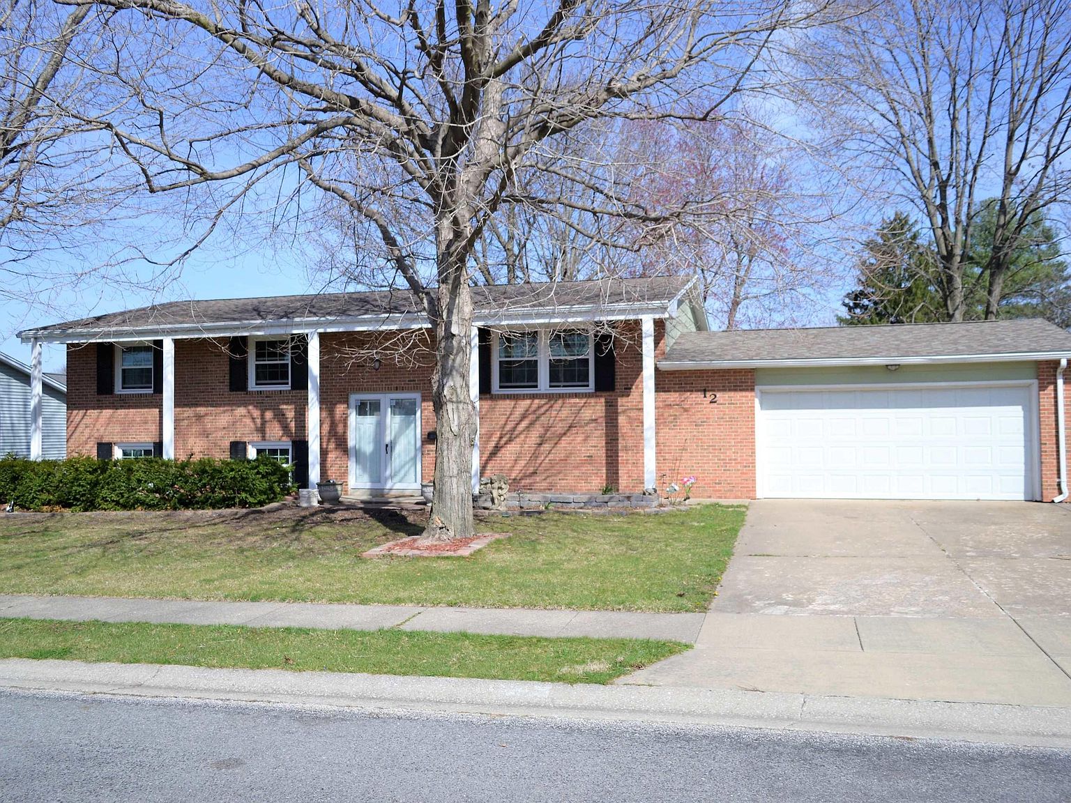 12 Crestwood Dr, Jacksonville, IL 62650 Zillow