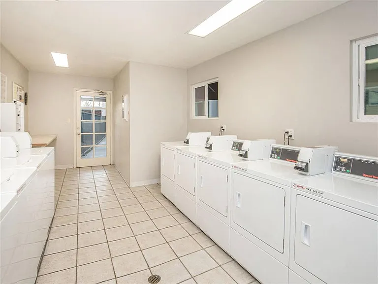 La Veta Grand Apartments — Photo 60