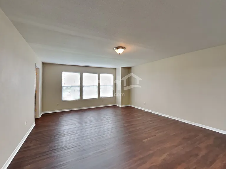 10522 McClain Dr — Photo 12