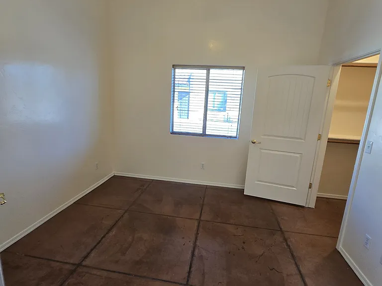 3331 E Bermuda St — Photo 35