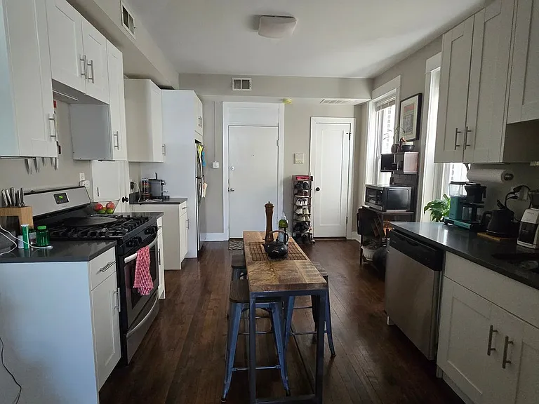 1810 N Paulina St — Photo 11