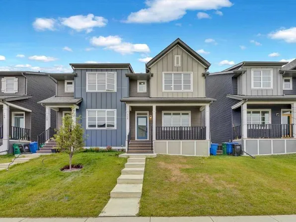 112 S Langwell Cmn SE, Airdrie, AB T4A 3P4