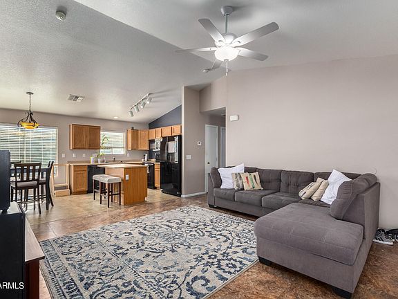 5th image of 10905 W WILSHIRE Drive