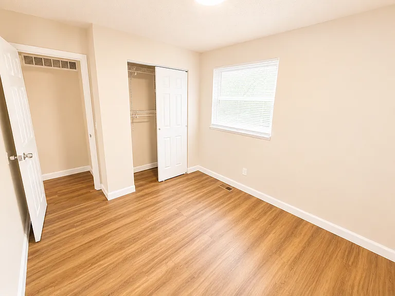 106 Lake Point Dr — Photo 14