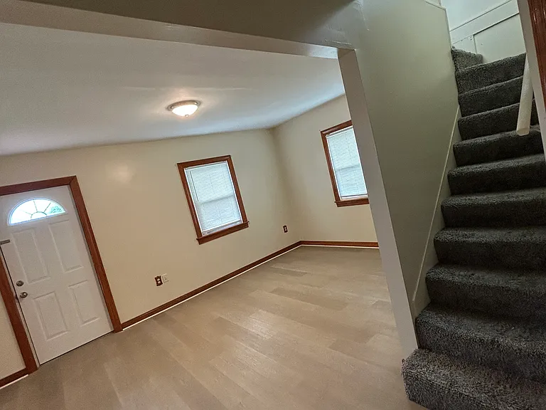 4796 N Bailey Ave — Photo 8