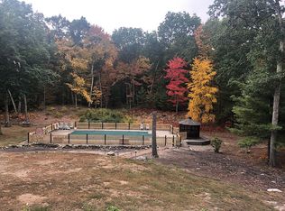 16 Old Quarry Rd, North Scituate, RI 02857