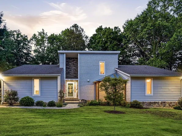 939 Pine Grove Rd, Smithville, TN 37166