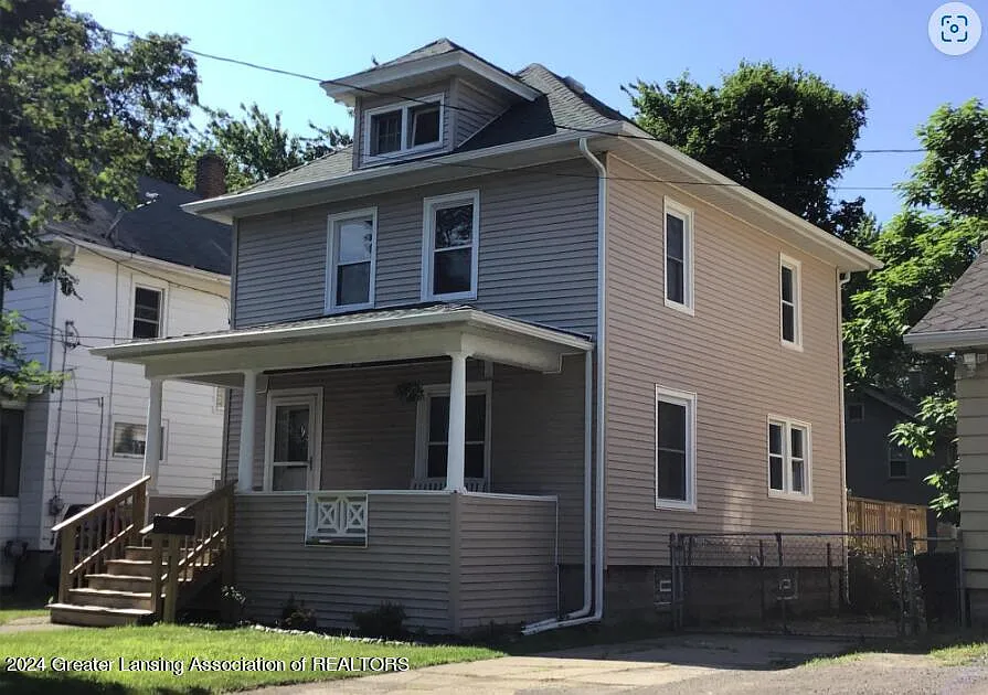 751 W Franklin St photo 1