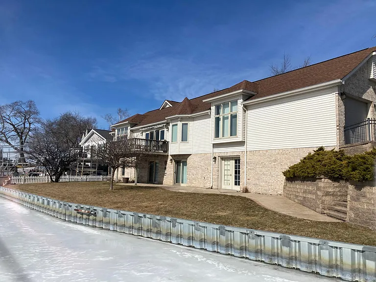 166 Highland Ave — Photo 4