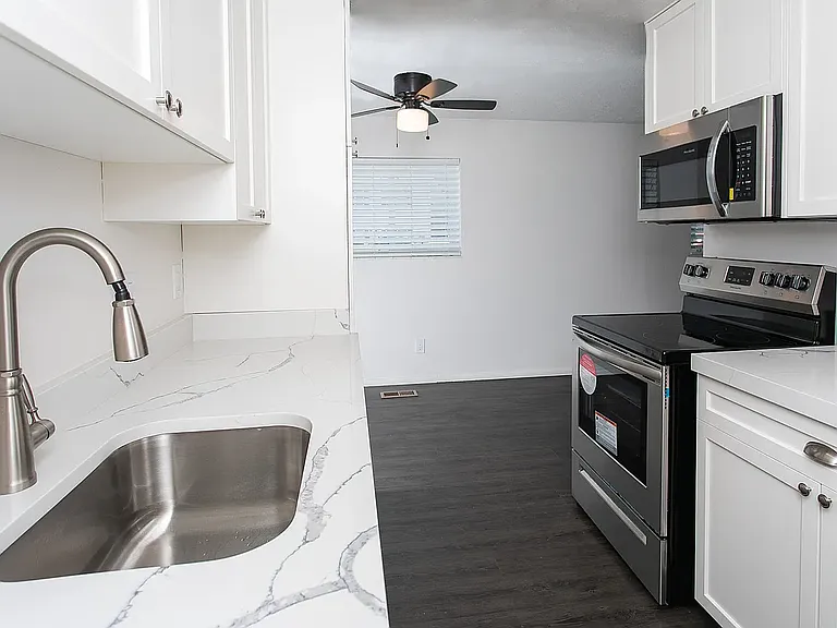 1724 N 1450 W — Photo 6