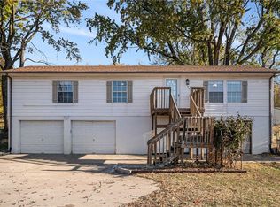 1801 N Davidson Rd, Independence, MO 64058