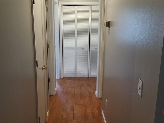 Hall to Bedrooms