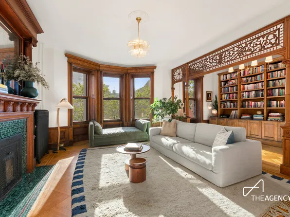 953 President Street image 1 of 13