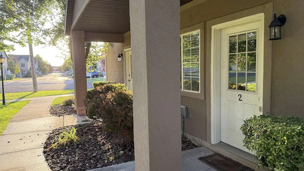 3 bed, 1.5 bath, 1370 sqft, $1,750 — Photo 3