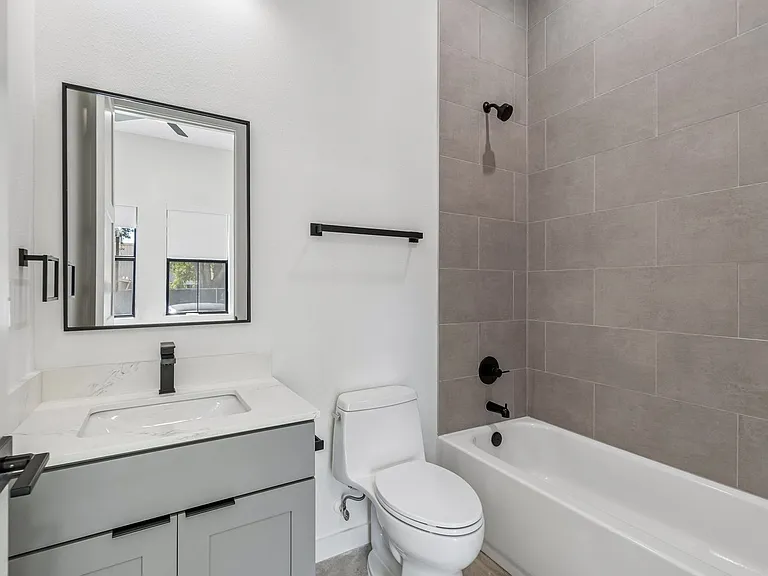 1218 E Kay St #14 — Photo 12